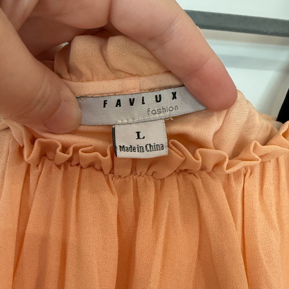 Women’s Dress - Picture 10 of 10